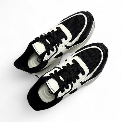 Nova Black & White