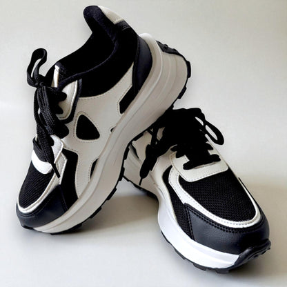 Nova Black & White