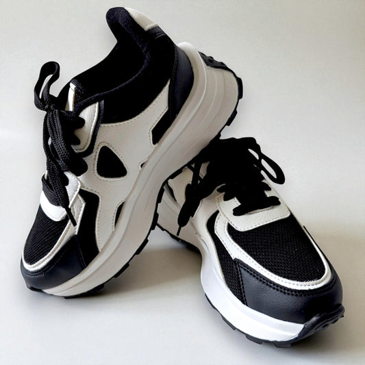 Nova Black & White